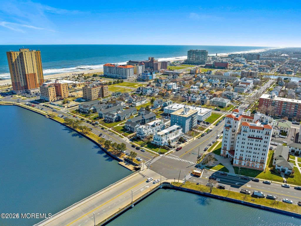 306 Deal Lake Drive 40, Asbury Park, NJ 07712
