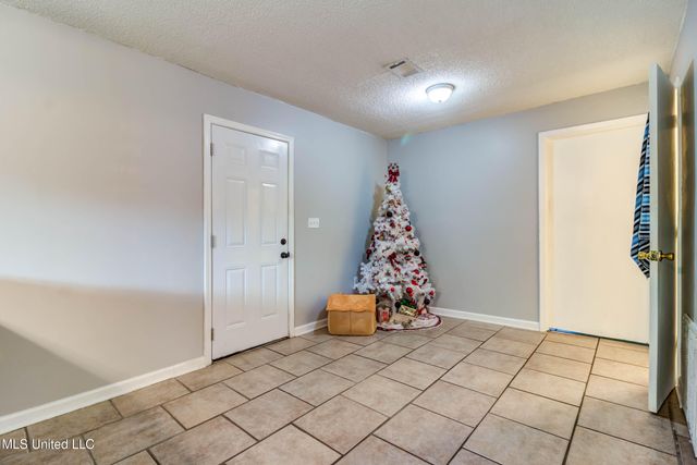 79 Holly Circle, Gulfport, MS 39501