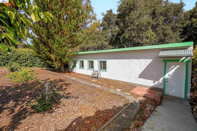 1620 East Ave, Hayward, CA 94541