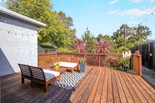 1620 East Ave, Hayward, CA 94541