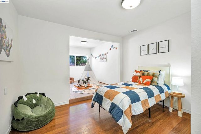 1620 East Ave, Hayward, CA 94541