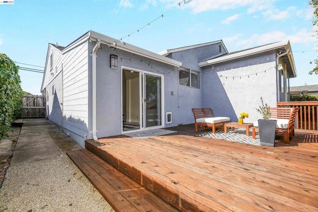 1620 East Ave, Hayward, CA 94541