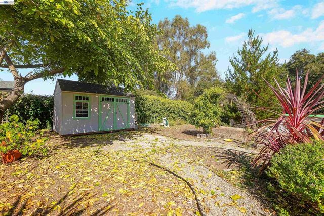 1620 East Ave, Hayward, CA 94541