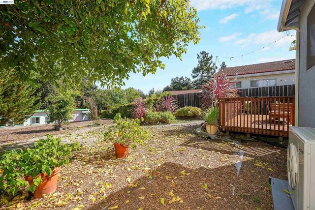1620 East Ave, Hayward, CA 94541