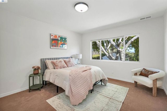 1620 East Ave, Hayward, CA 94541