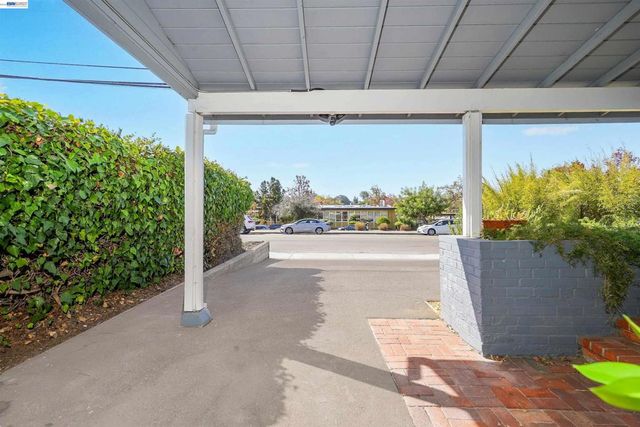 1620 East Ave, Hayward, CA 94541