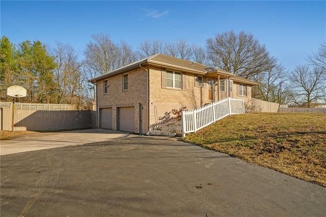 4317 NW R.D. Mize Road, Blue Springs, MO 64015