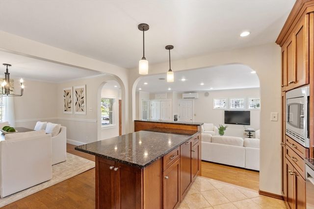 39 Greenwood St, Lexington, MA 02421