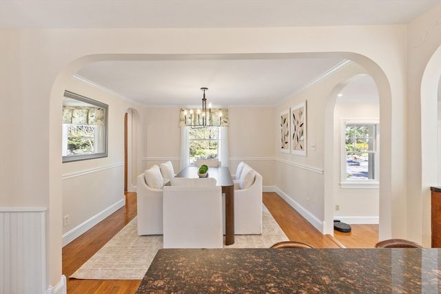 39 Greenwood St, Lexington, MA 02421