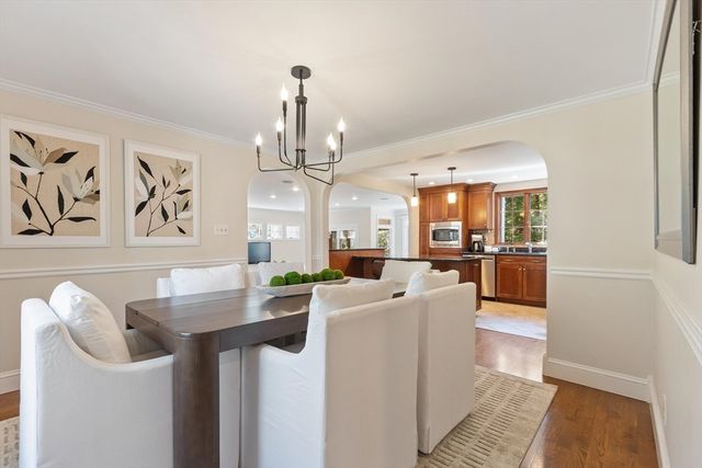 39 Greenwood St, Lexington, MA 02421