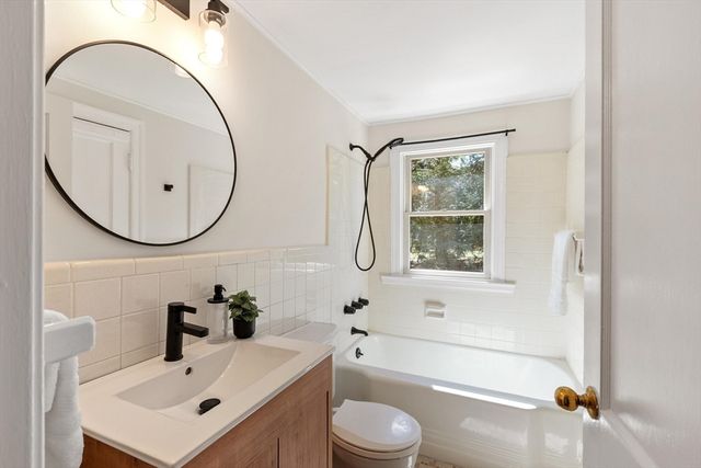 39 Greenwood St, Lexington, MA 02421