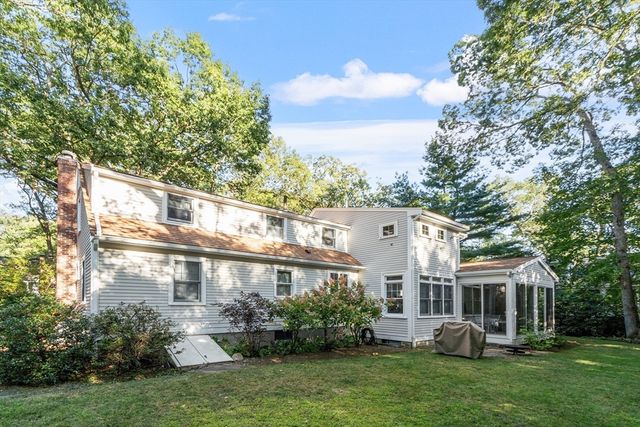 39 Greenwood St, Lexington, MA 02421