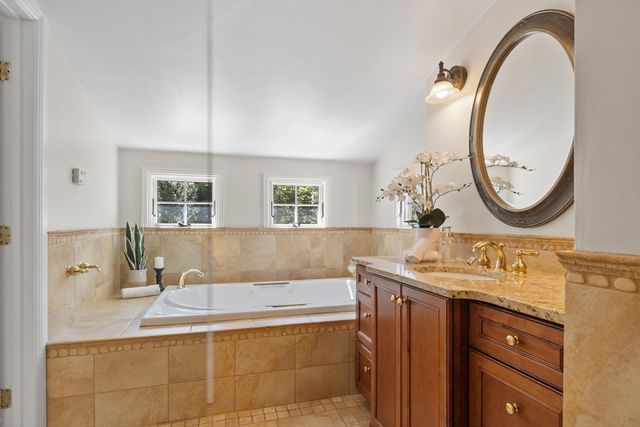 39 Greenwood St, Lexington, MA 02421