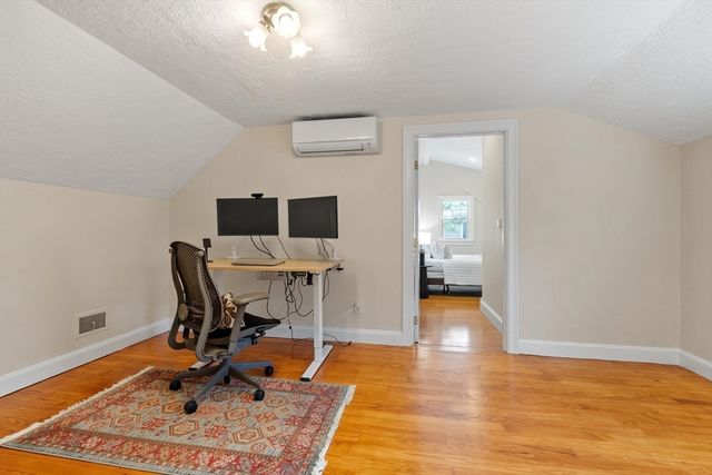 39 Greenwood St, Lexington, MA 02421
