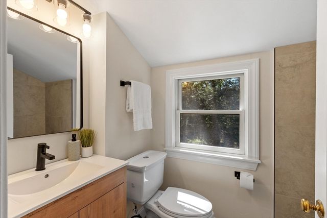 39 Greenwood St, Lexington, MA 02421