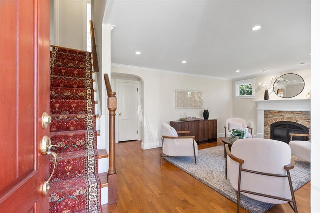39 Greenwood St, Lexington, MA 02421