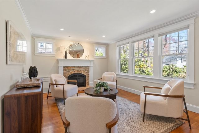 39 Greenwood St, Lexington, MA 02421