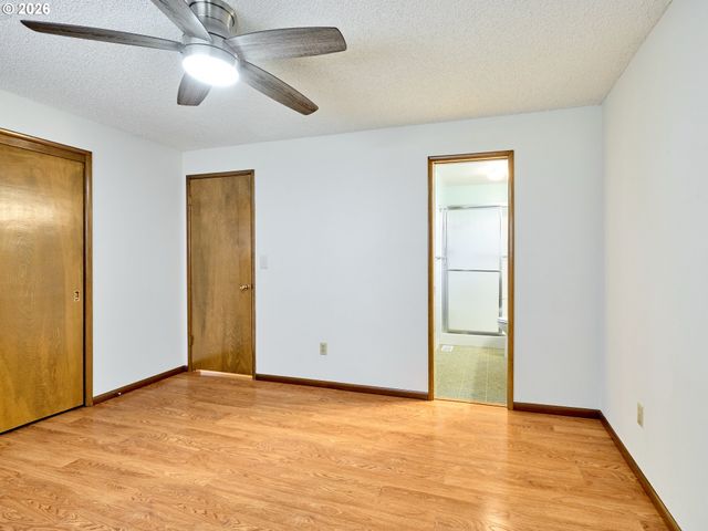 163 W CLACKAMAS Cir, Woodburn, OR 97071