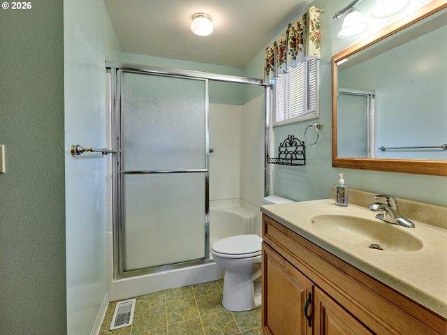 163 W CLACKAMAS Cir, Woodburn, OR 97071