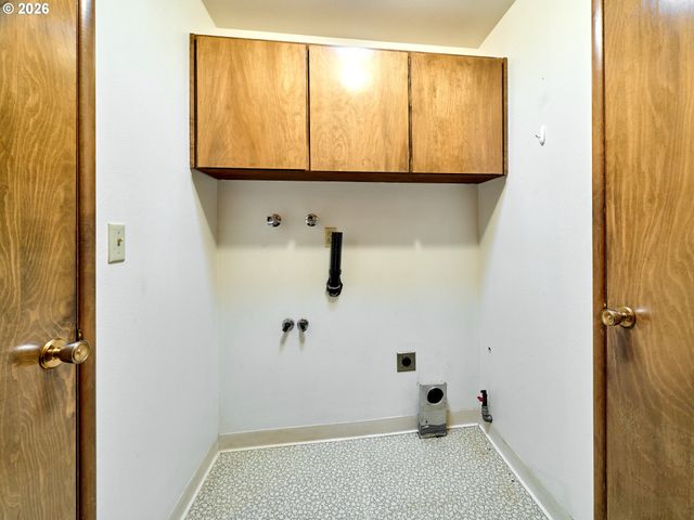 163 W CLACKAMAS Cir, Woodburn, OR 97071