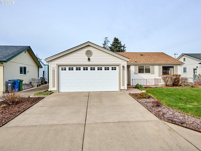 163 W CLACKAMAS Cir, Woodburn, OR 97071