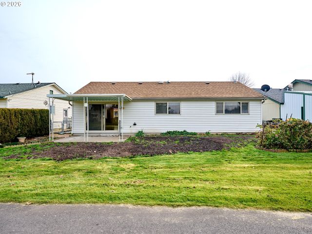 163 W CLACKAMAS Cir, Woodburn, OR 97071