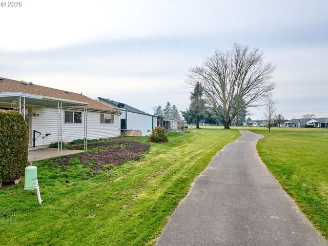 163 W CLACKAMAS Cir, Woodburn, OR 97071