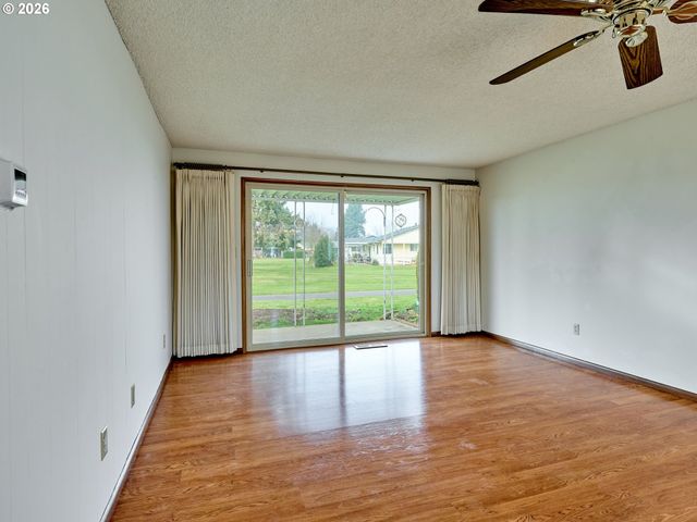 163 W CLACKAMAS Cir, Woodburn, OR 97071