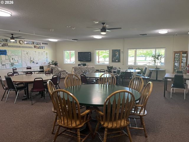 163 W CLACKAMAS Cir, Woodburn, OR 97071