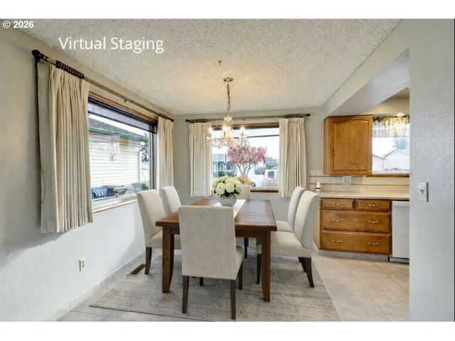 163 W CLACKAMAS Cir, Woodburn, OR 97071