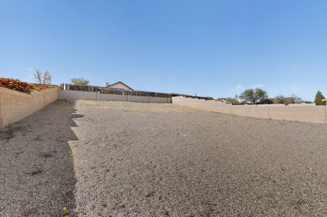 7417 Kodiak Road NE, Rio Rancho, NM 87144