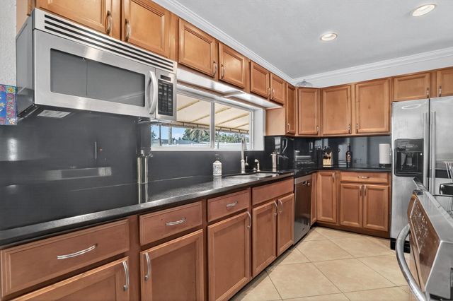 1007 SE 6th St, Deerfield Beach, FL 33441