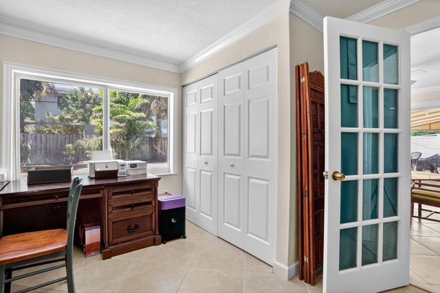 1007 SE 6th St, Deerfield Beach, FL 33441