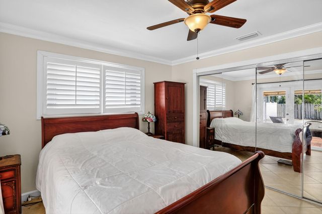 1007 SE 6th St, Deerfield Beach, FL 33441