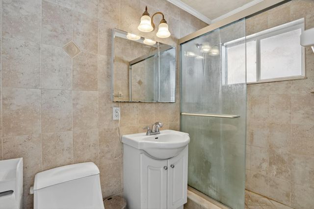 1007 SE 6th St, Deerfield Beach, FL 33441