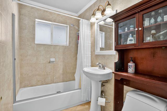 1007 SE 6th St, Deerfield Beach, FL 33441
