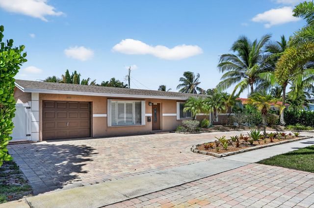 1007 SE 6th St, Deerfield Beach, FL 33441