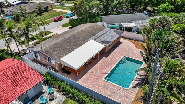 1007 SE 6th St, Deerfield Beach, FL 33441