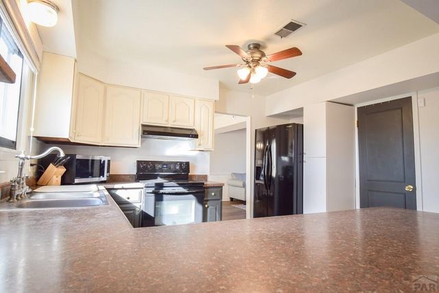45 Verdosa Dr, Pueblo, CO 81005