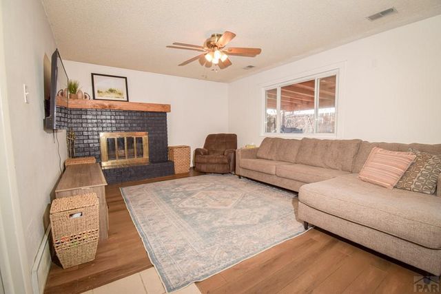 45 Verdosa Dr, Pueblo, CO 81005