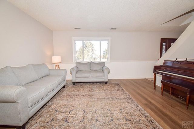 45 Verdosa Dr, Pueblo, CO 81005