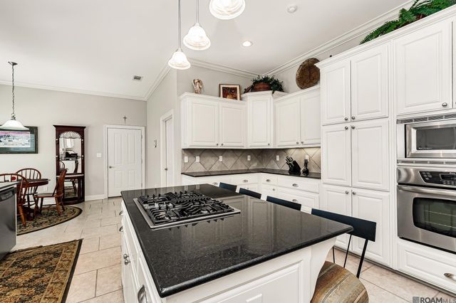 5427 Courtyard Dr, Gonzales, LA 70737