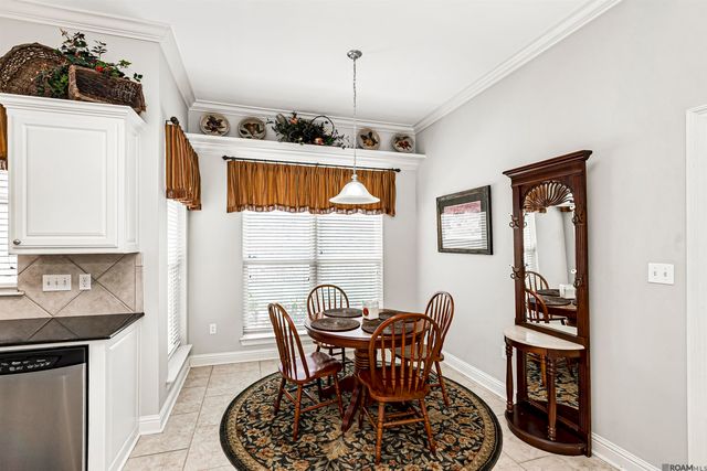 5427 Courtyard Dr, Gonzales, LA 70737