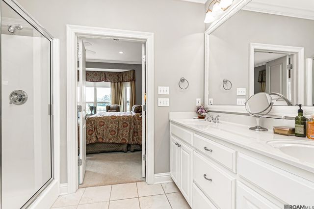 5427 Courtyard Dr, Gonzales, LA 70737
