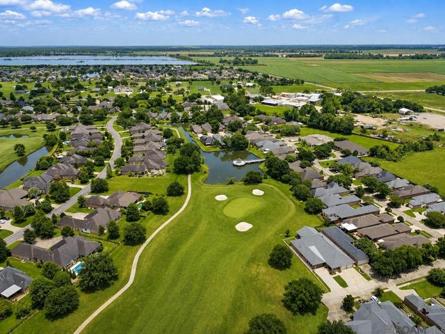 5427 Courtyard Dr, Gonzales, LA 70737
