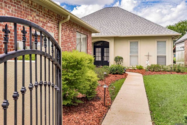 5427 Courtyard Dr, Gonzales, LA 70737