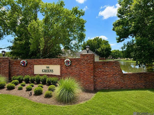5427 Courtyard Dr, Gonzales, LA 70737