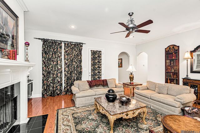 5427 Courtyard Dr, Gonzales, LA 70737