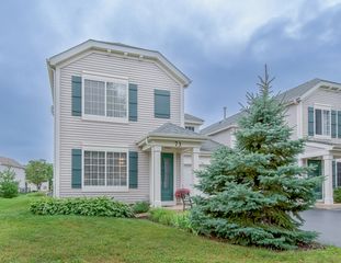 73 W Providence Lane, Round Lake, IL 60073