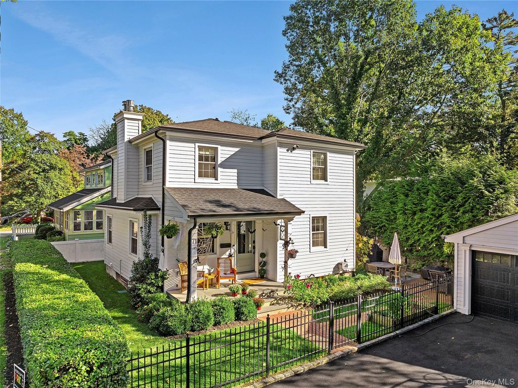 71 15th Avenue, Sea Cliff, NY 11579